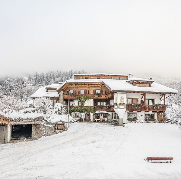 Herzlich Willkommen Im Haus Tirol