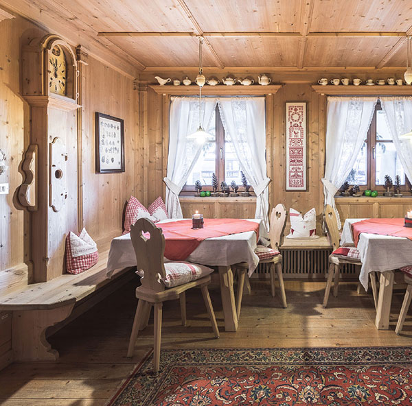 Herzlich Willkommen Im Haus Tirol